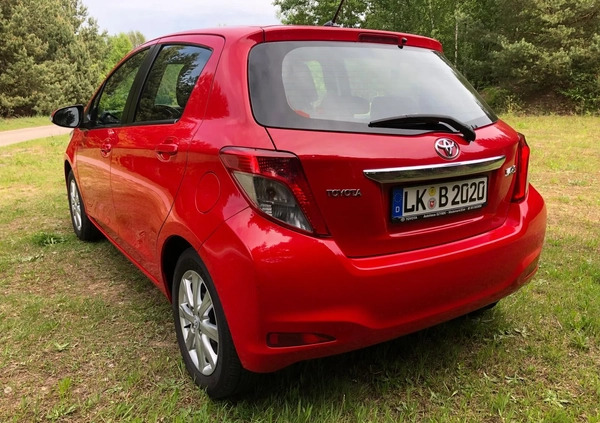 Toyota Yaris cena 26999 przebieg: 139000, rok produkcji 2012 z Sławków małe 781